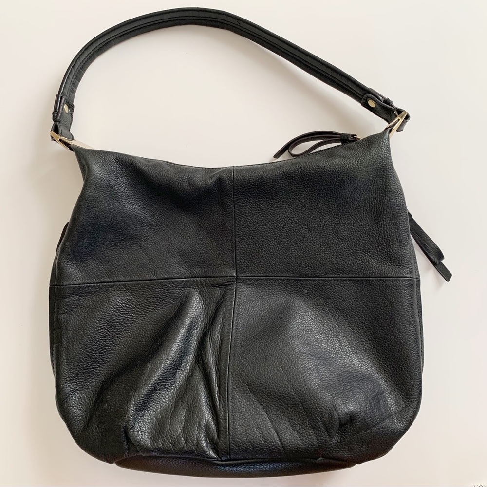 Tignanello Pebble Leather Black Shoulderbag, One Strap